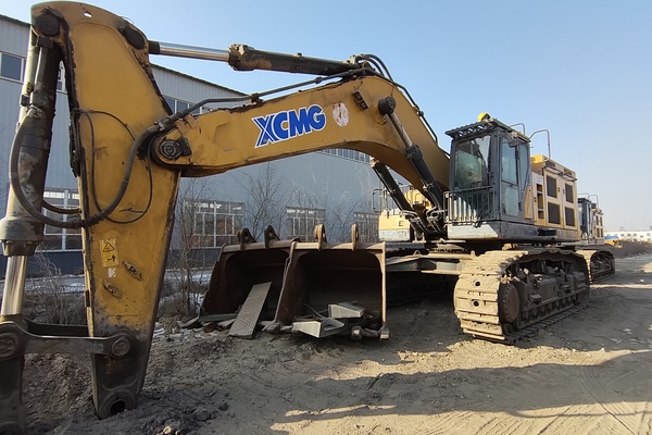 乌海市出售转让二手不详小时2021年徐工XE750D挖掘机