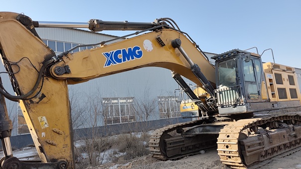 乌海市出售转让二手不详小时2021年徐工XE750D挖掘机
