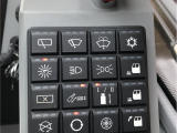【薄膜按键开关】带状态显示，按键面板45°倾斜设计，触手可及，方便操控。