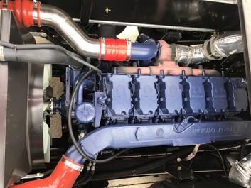 【多圖】三一STC900T7汽車起重機澎湃動力系統細節圖_高清圖