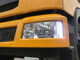 【昼间行车LED灯】标配昼间行车LED灯，更高端。