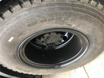 【多圖】三一SPC120T汽車起重機標配鋼絲胎細節圖_高清圖