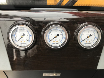 【多圖】三一STC900T7汽車起重機“太空艙”操縱室細節圖_高清圖