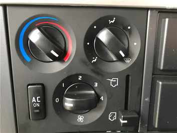【多圖】三一STC900T7汽車起重機空調操作面板細節圖_高清圖