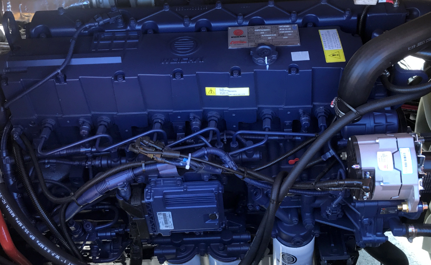 【澎湃動力】濰柴WP7.270E51大馬力發動機，9檔帶同步器變速箱，最高車速85km/h，最大爬坡度44%，動力強勁。
