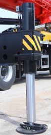 【多圖】三一STC400T汽車起重機加大實芯支腿油缸細節圖_高清圖