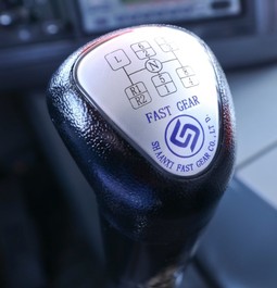 【多圖】三一STC400T汽車起重機變速箱換擋細節圖_高清圖