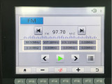 【多媒体系统】可人机交换的蓝牙电话配置，多功能收音机集成显示，提升科技感。