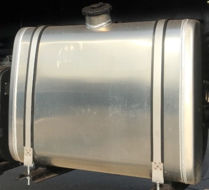 【Fuel tank】Large-capacity fuel tank: The 300L fuel tank is made of aluminum alloy, which contributes to a 900km range.