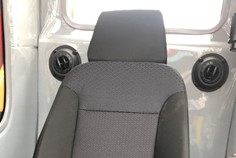 【Air conditioner】HVAC wide-angle air supply: The 7-channel wide-angle air supply system makes the operator feel more comfortable.
