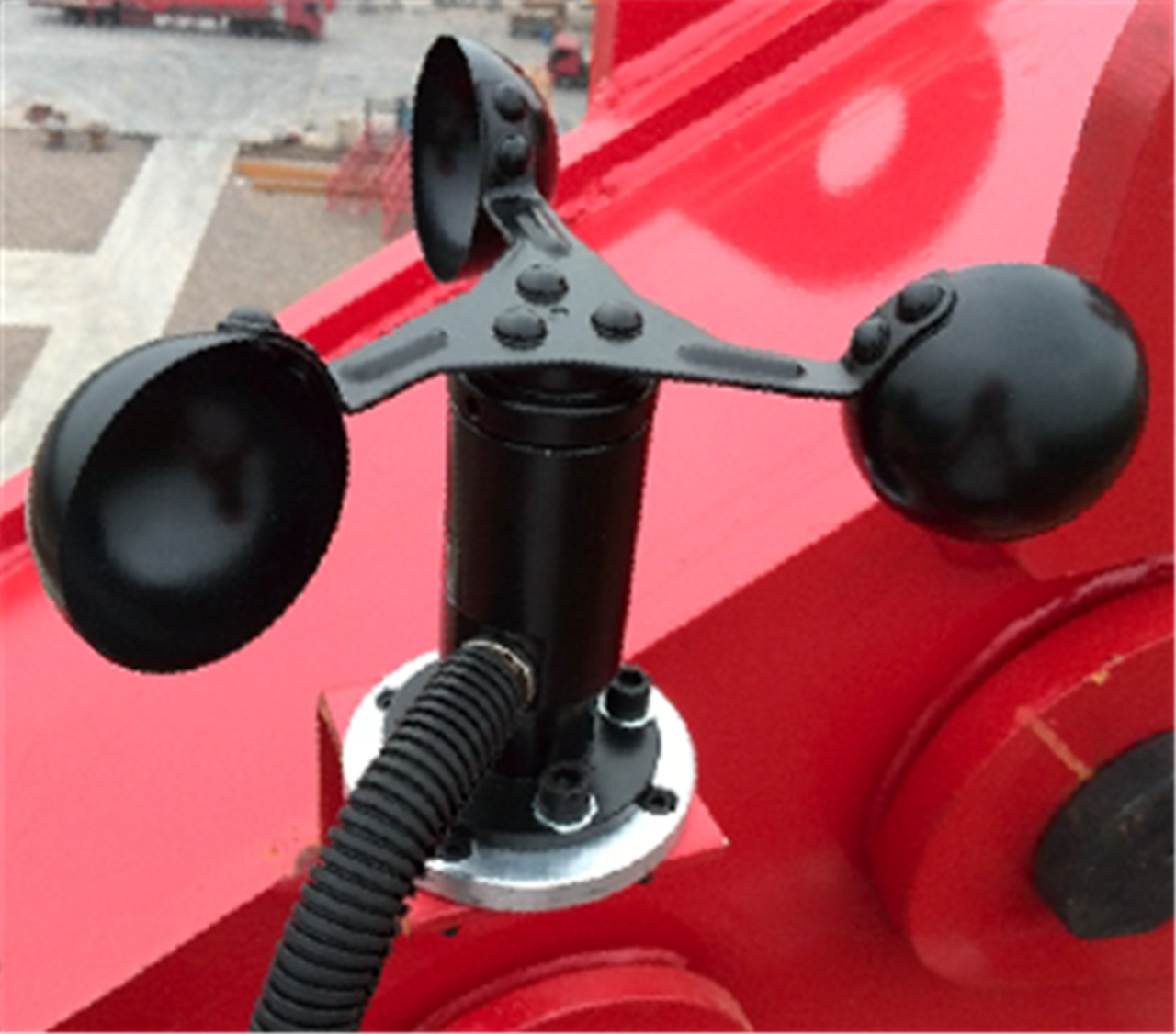 【Operation safety】Ten tower crane safety protection control technologies are provided, ensuring all-round safety protection (including protection against dismantling, working radius/load protection, collision prevention of crane clusters, fault self-diagnosis).Real-time display of twelve working conditions.
Diagnosis and warning of more than twenty aspects are supported.