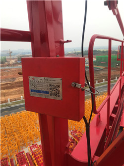 【Operation safety】Ten tower crane safety protection control technologies are provided, ensuring all-round safety protection (including protection against dismantling, working radius/load protection, collision prevention of crane clusters, fault self-diagnosis).Real-time display of twelve working conditions.
Diagnosis and warning of more than twenty aspects are supported.
