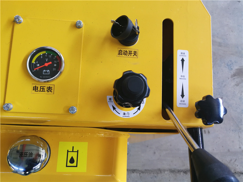 【多圖】宜迅YX-350C路麵銑刨機一鍵啟動 油門把控細節圖_高清圖