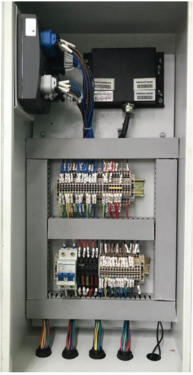 【電控集於一櫃】集電控係統於一櫃，易於維修，安全防水，可靠性高。