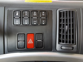 【多圖】三一STC350E5汽車起重機駕駛室細節圖_高清圖