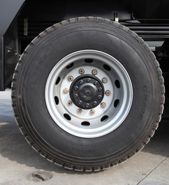 【多圖】三一STC250E5汽車起重機輪胎細節圖_高清圖