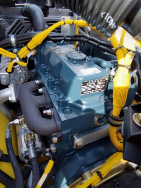 【动力系统】可靠的久保田D1703发动机，纵向布置，动力强劲，油耗低，噪音小。