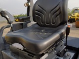 【可調節座椅】機器擁有寶馬格獨特的可調節座椅，可以為不同體重的機手自動調節減震效果，帶來最大舒適度。