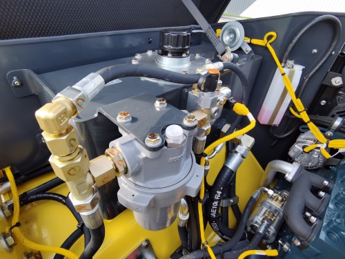 【燃油係統】高效的散熱係統和多重過濾確保發動機具有高效率的動力輸出。