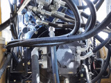 【进口液压系统】林德原装德国进口高压重载液压系统，启振响应快，动力更充沛，寿命更长，可靠性更高。