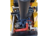 【發動機】1.采用濰柴WP6G大功率重載柴油機，電控高壓共軌，油耗比同行降低19%以上；
2.采用水箱和液壓油散熱器一體的單層散熱器，通風性好，散熱性能佳。