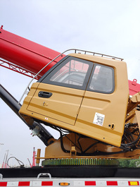 【多圖】三一STC400T汽車起重機可仰操縱室細節圖_高清圖