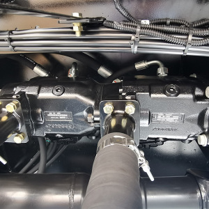 【多图】三一STC500E5汽车起重机变量塞泵主油泵细节图_高清图