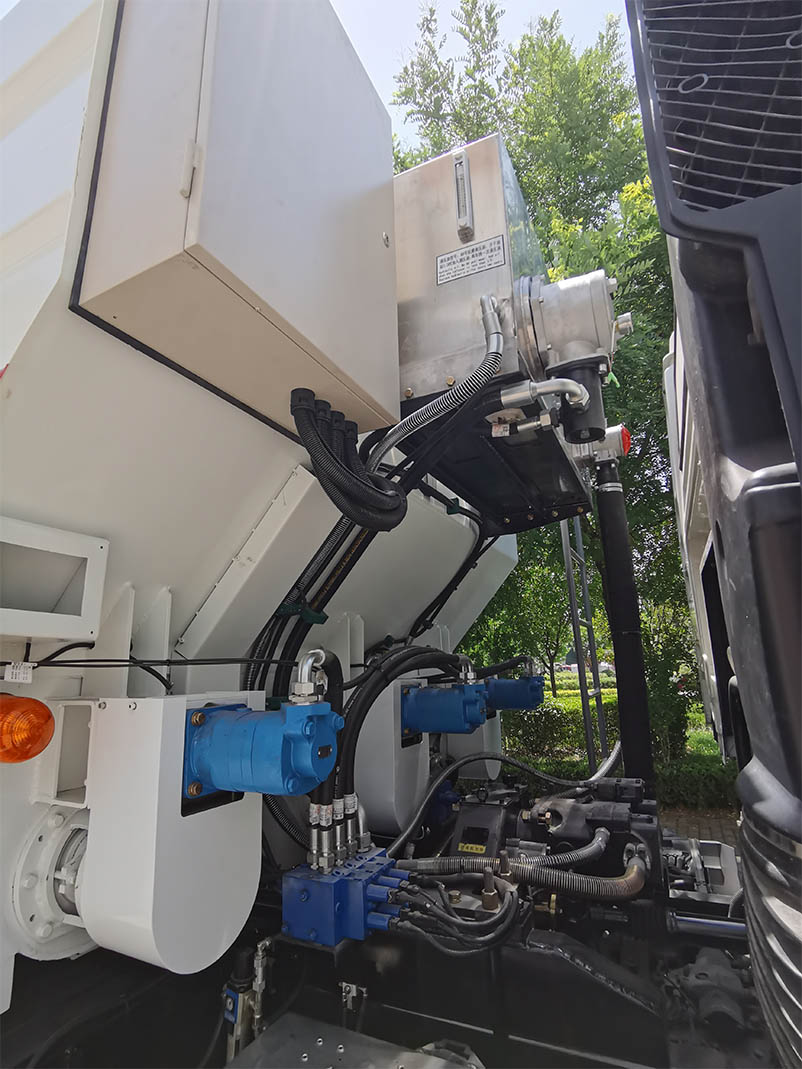 达刚控股 DGL5250TFS-166 粉料撒布车