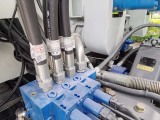 【液壓係統】液壓係統采用德國力士樂的液壓泵及多路閥，並配套優質國產擺線馬達，確保整車性能穩定可靠。