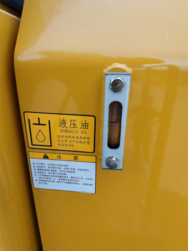 山推L55-C5装载机后置式液压油箱