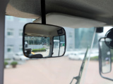 【視野】視野開闊，無視線盲區，搭配各種反光鏡，外部整車無死角。