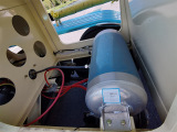 【储气筒】铝合金储气筒——洁净度好，避免制动管路中产生锈蚀污物，保证行车时的制动安全性。