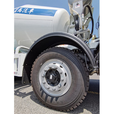 【二橋擋泥板】功能：
防止行車時輪胎將地麵泥、水及雜物甩起飛出。
特點：
美觀，耐用，重量輕。