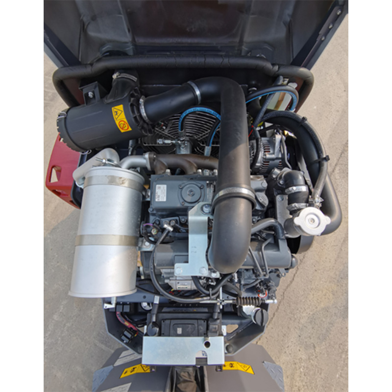 【多图】戴纳派克CC1200系列双钢轮压路机动力系统细节图_高清图