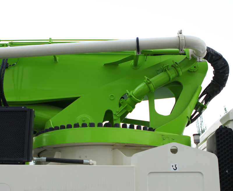 【多图】【VR全景展示】雷萨重机63米泵车外置输送管镂空转台细节图_高清图