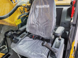 【座椅】选用空气悬浮座椅， 降低驾驶员的疲劳度，提高舒适性。