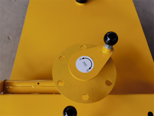 【深度調節杆】精準操作杆深度可自動調節，以便於適用於各種不同的路麵狀況。
