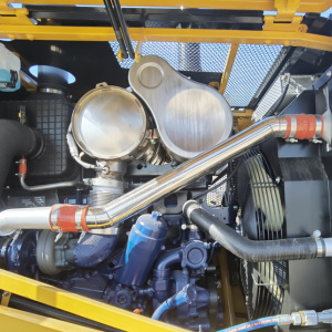 【多图】【VR全景展示】山工机械656F装载机发动机细节图_高清图