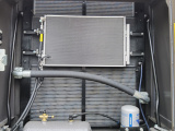 【散热系统】散热系统由中冷器，散热器，油冷器组成，采用单层并列式布置，易于清洁。