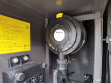 【空气滤清器】空气过滤系统采用3级过滤，新增雨帽，保证进气清洁，保护发动机。
