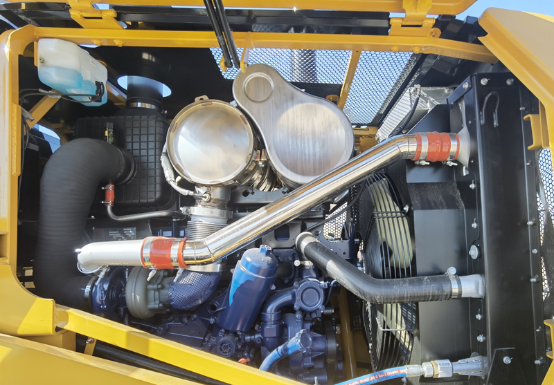 【多图】【VR全景展示】山工机械656F装载机发动机细节图_高清图