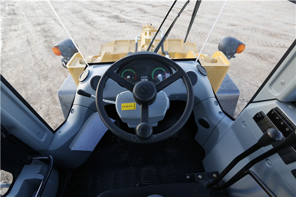 【多图】山工机械SEM653D装载机舒适驾驶细节图_高清图