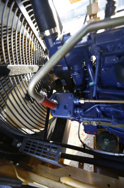 【冷却系统】先进的冷却系统1、卡特彼勒技术冷却系统，高效、可靠2、水温、油温，实现最佳热平衡，并使各部件处于最佳作业温度