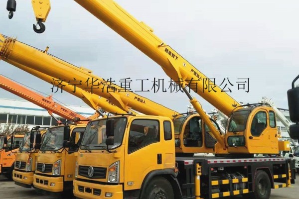 東風12噸吊車多少錢一輛 實用型工程工地小型吊車