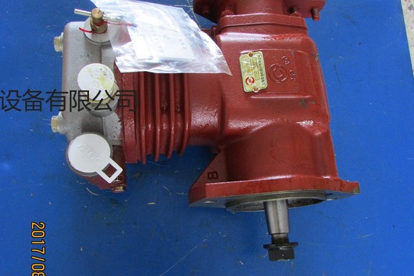 供应徐工装载机配件860117825D47-000-14+C压缩机(上柴D4114ZG4B)