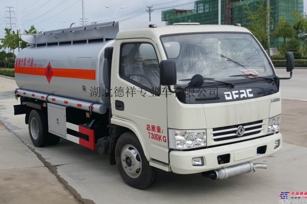 供应东风多利卡2-5吨油罐车