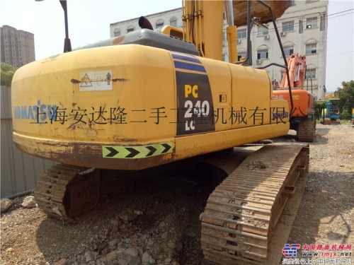 武漢二手挖掘機市場促銷，湖北小鬆PC240-8，小鬆200-7、350等包送貨