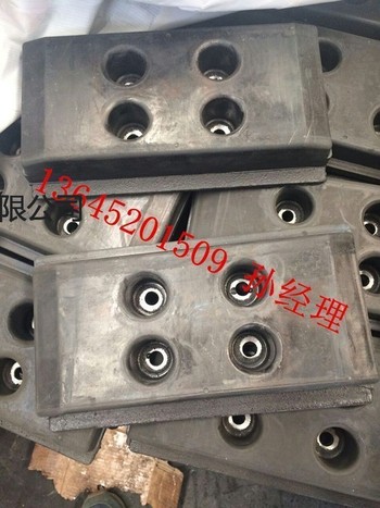 沈阳中联LTU90G摊铺机履带板胶块质量包您满意