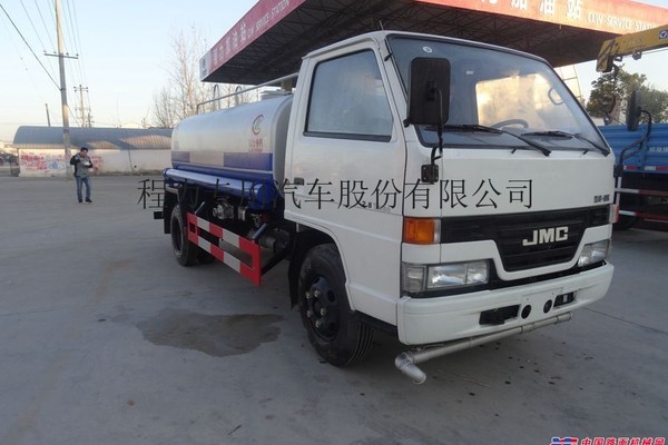 江铃5方洒水车