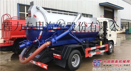东风小多利卡4吨吸污车